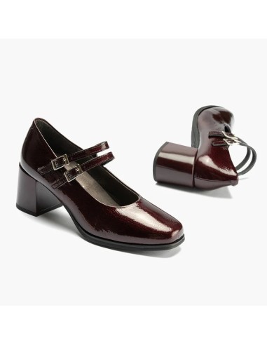 MERCEDES EN CHAROL CON 2 CORREAS DE MUJER